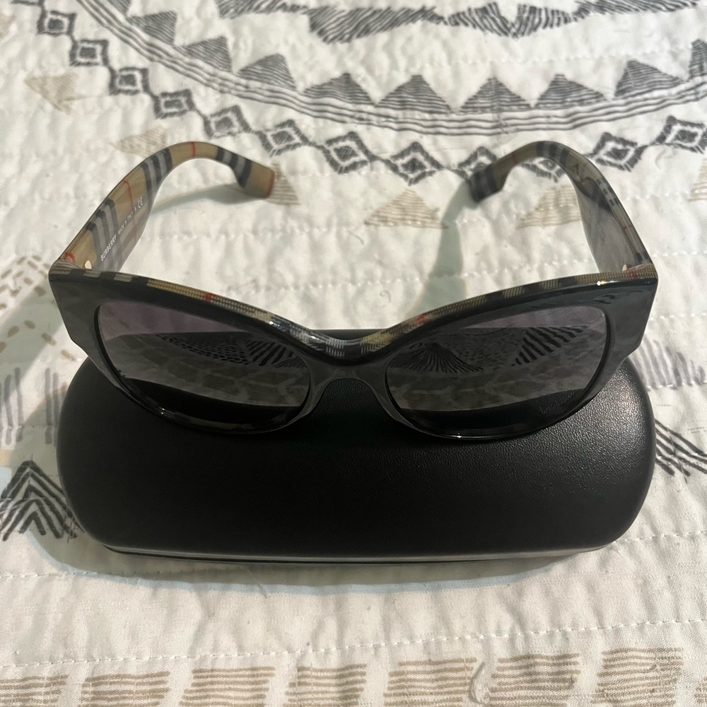 Burberry sunglasses